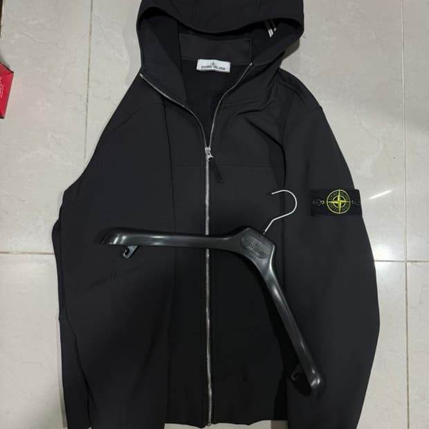 스톤아일랜드 소프트쉘 바람막이