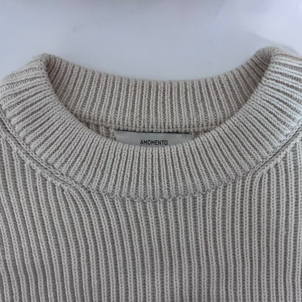 AMOMENTO 하프넥 니트 ECRU