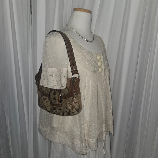 Coach π€2000s y2k vintage buckle bag
