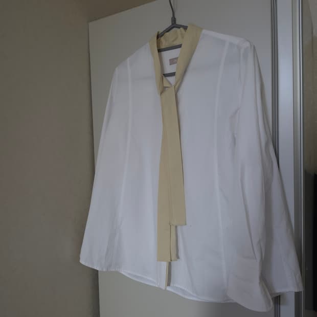 빈폴 화이트 넥타이 블라우스