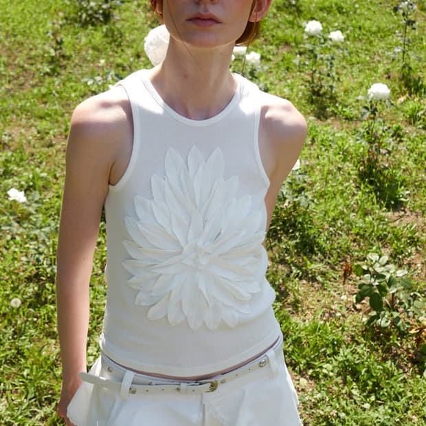 세릭/ 플라워 포인트 나시 FLOWER POINTED SLEEVELESS