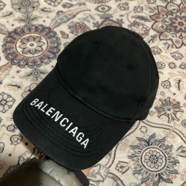 발렌시아가 로고 볼캡