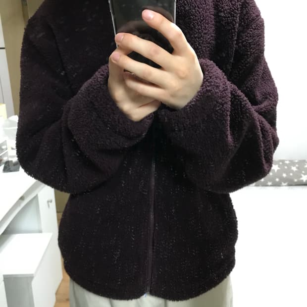 포도색 뽀글이후리스