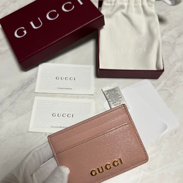 구찌 스크립트 라이트 레더 카드지갑 핑크