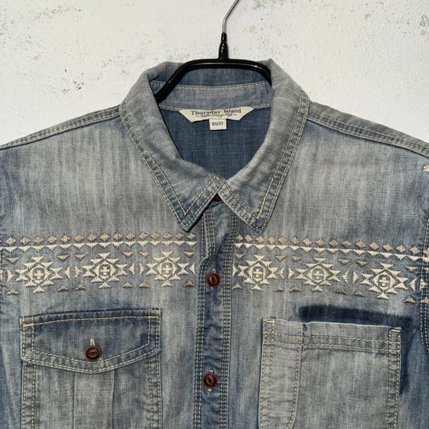 Thursday island 웨스탄 자수 데님 셔츠