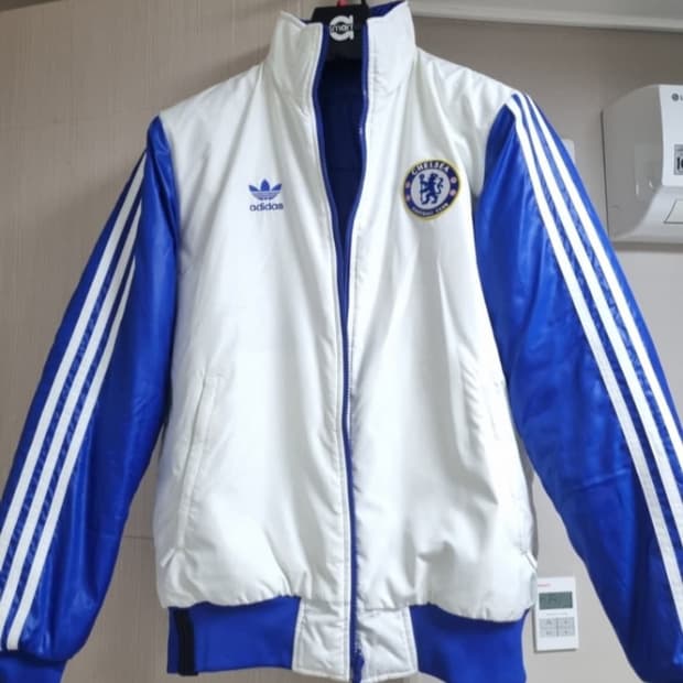 아디다스 첼시 리버시블패딩 