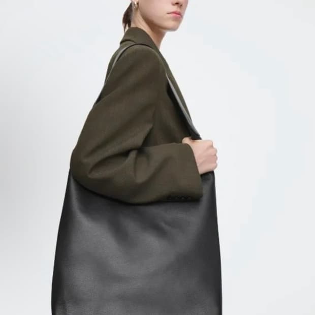 Cos serif tote leather bag