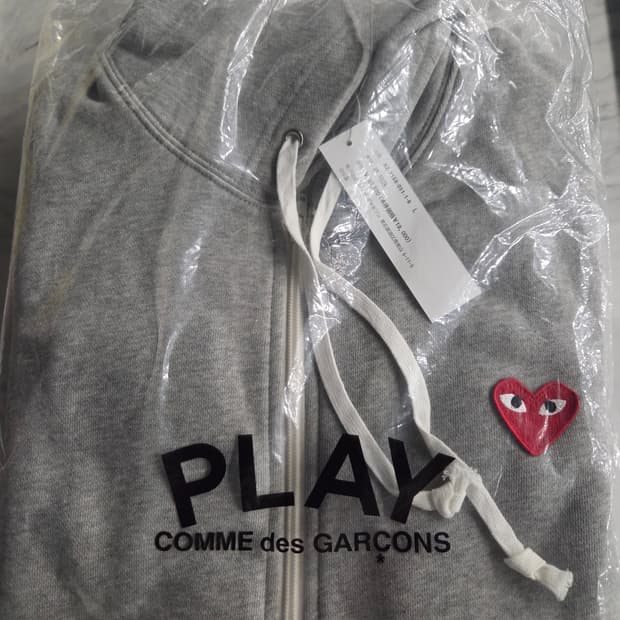 (새상품)꼼데가르송 플레이 블랙 후드집업 L, M