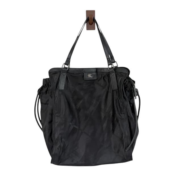 버버리 나일론 백 블랙