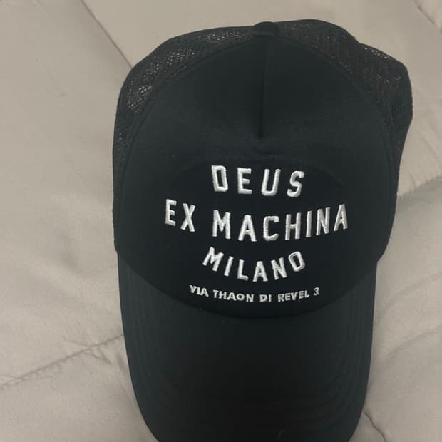 데우스 모자 밀라노