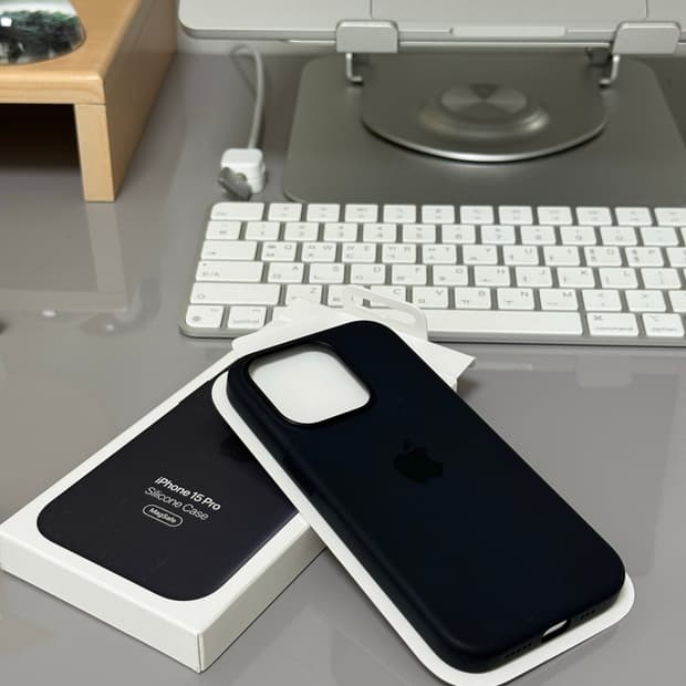 아이폰 15 Pro 정품 실리콘 케이스