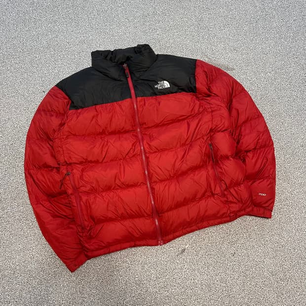 노스페이스 눕시 700 패딩