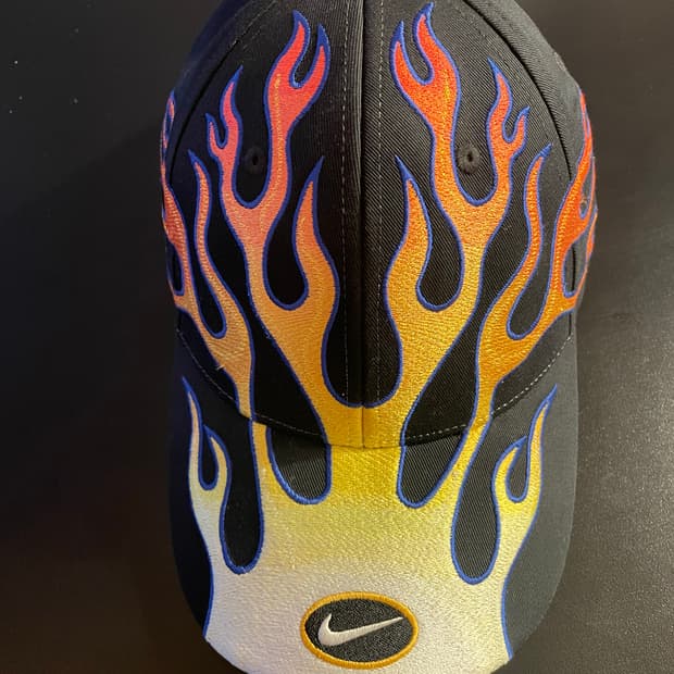 나이키 불꽃 프레임 모자