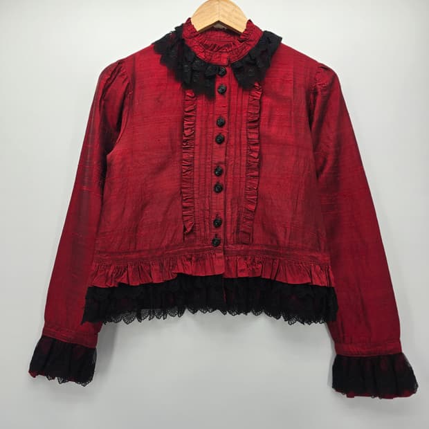 레드 빈티지 레이스 블라우스