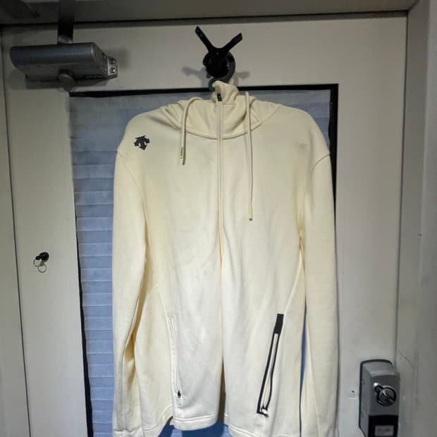 데상트 가디건 100