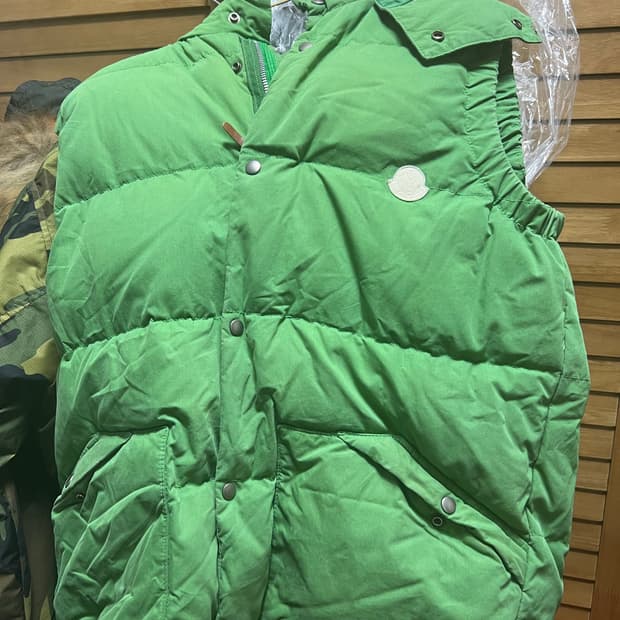 몽클레어 비즈빔 콜라보 다운베스트 L