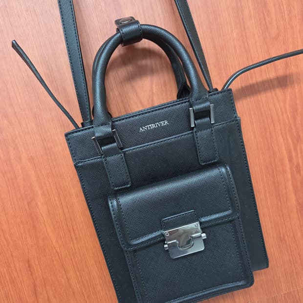 안티리버   토트겸 크로스백