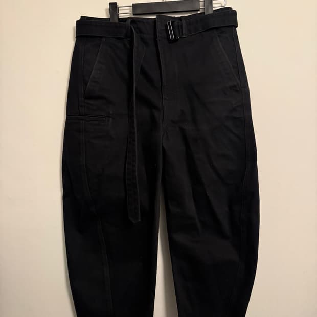 르메르 21ss 트위스티드 벨티드 팬츠 (48사이즈)