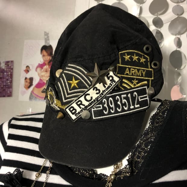 Black y2k cubic cap
