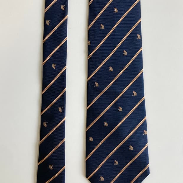 아쿠아스큐텀 넥타이