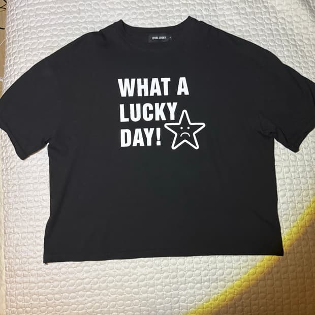 IFEELLUCKY 아이필럭키 왓어 럭키데이 티셔츠 블랙