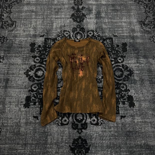 Tornado mart 00s archive grunge sweat