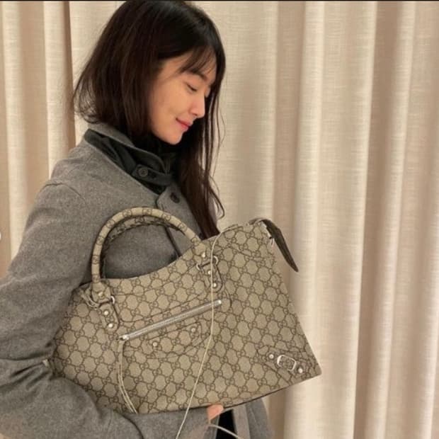 구찌 x 발렌시아가 프로젝트 해커백 (풀구성 상태최상)