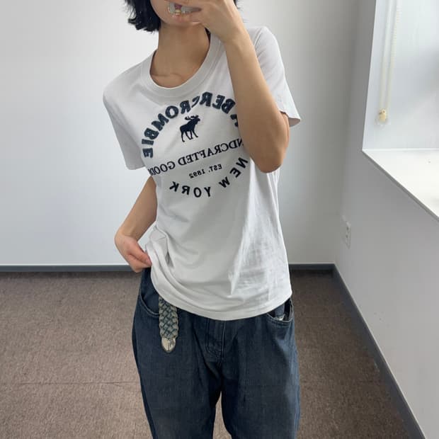 Abercrombie 아베크롬비 아치 로고 화이트 반팔