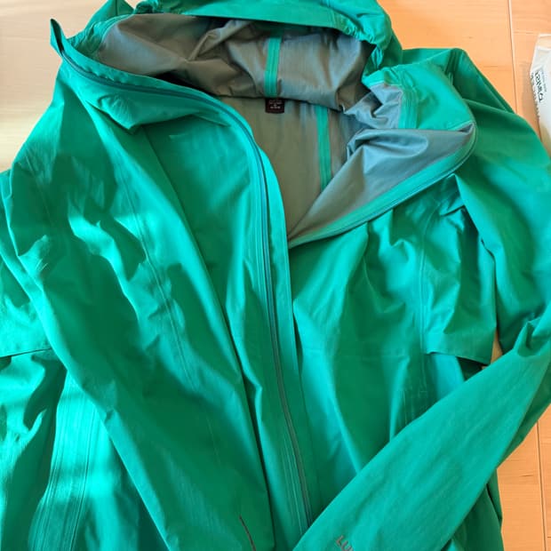 룰루레몬 바람막이 XL
