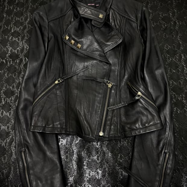 “Vintage” Chic Mood Stud Leather Jacket