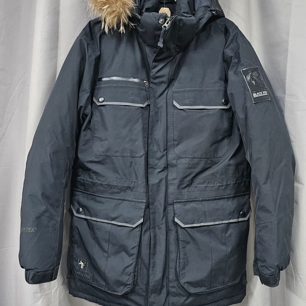 블랙야크 블랙 점퍼 