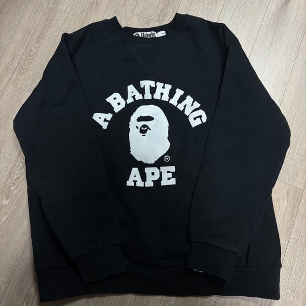 베이프 클래식 컬리지 맨투맨