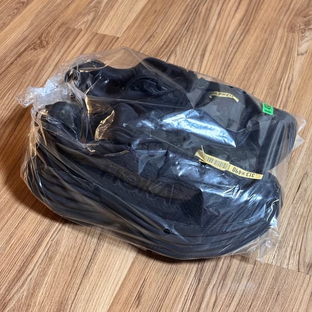 호카 본디 8 블랙 와이드