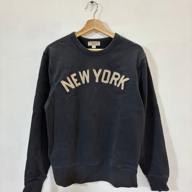 Wallace & Barnes 맨투맨