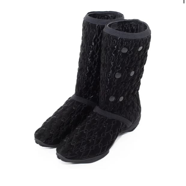 키코 코스타디노브 솔릭스 부츠