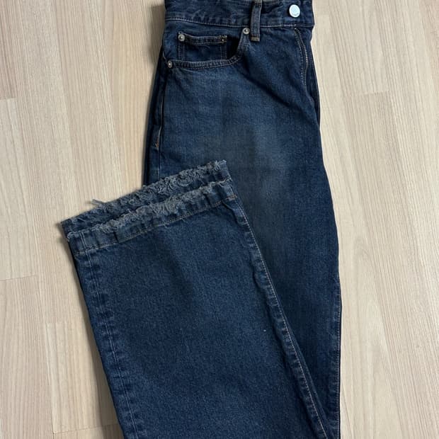destroyed hemline jeans vintage blue