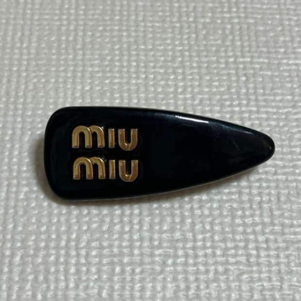 미우미우 헤어핀