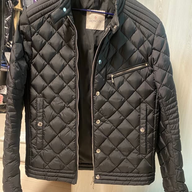 벌피 쇼트 다운자켓