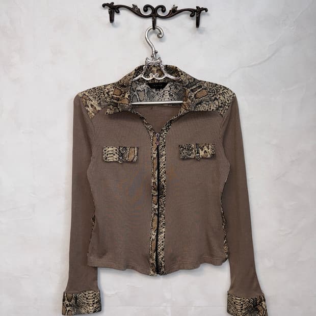 Beige brown python detail knit zipup