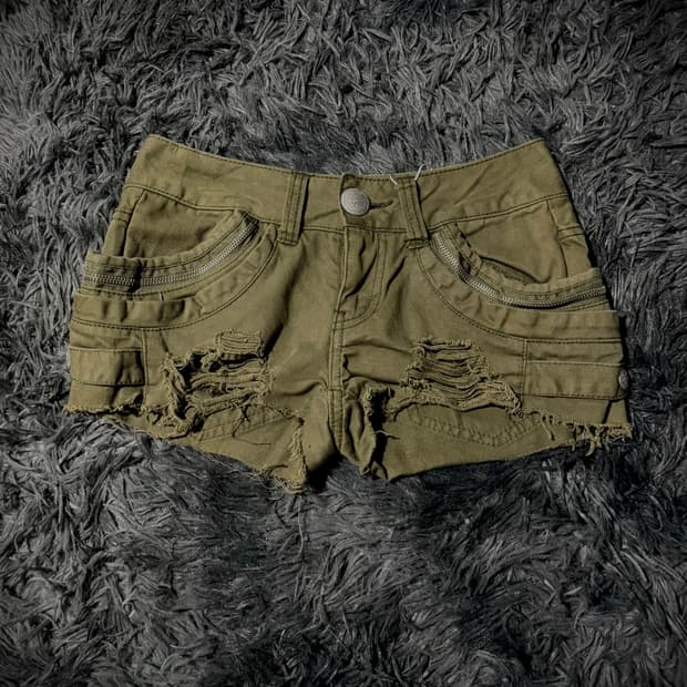 레이어드 지퍼 포켓 데미지 밀리터리 카키 숏팬츠