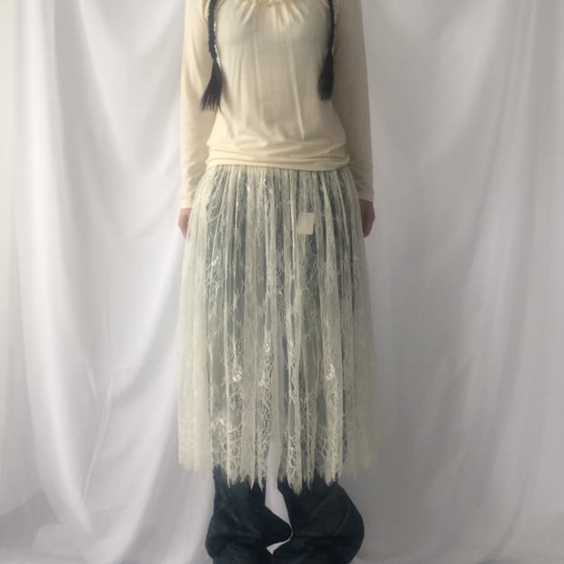 Lace trimming sleeve