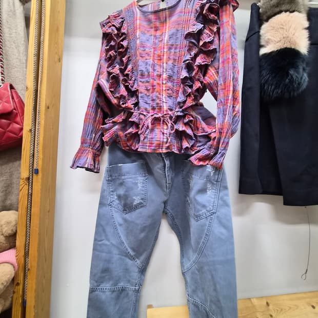 white.b 프릴블라우스.편집샾 배기팬츠