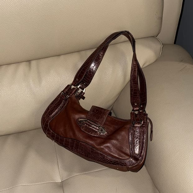 00s real leather brown shoulder bag