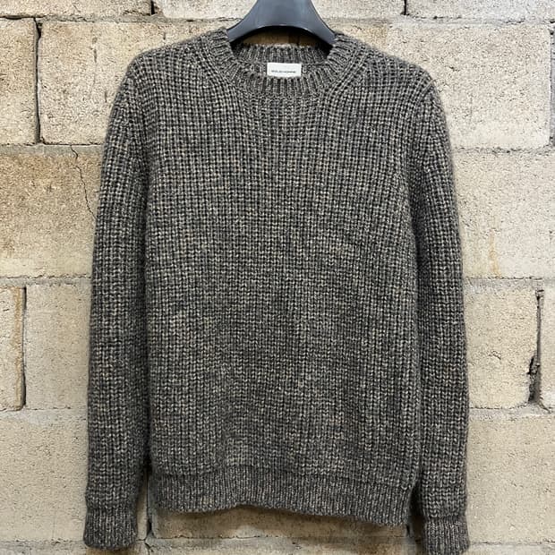 솔리드 옴므 크런키 울 크루넥 니트