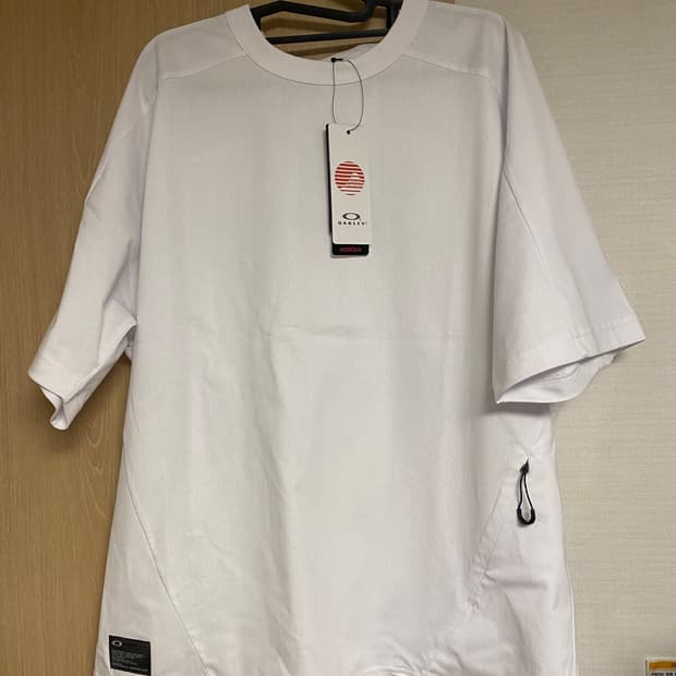 오클리 fgl 스태틱 티 L 새상품