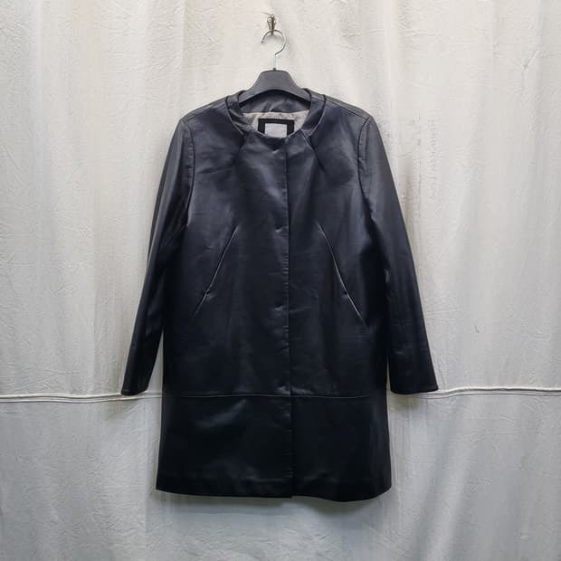 멜리사 블랙 레더 라운드넥 코트