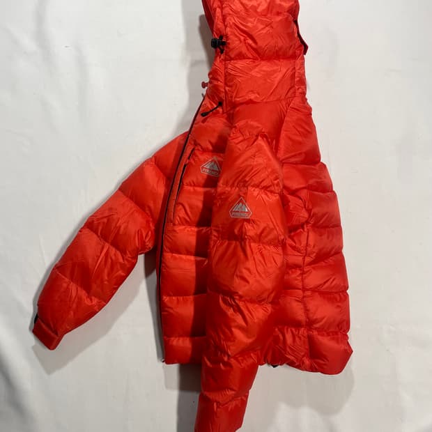 Pyrenex 후디드 경량패딩