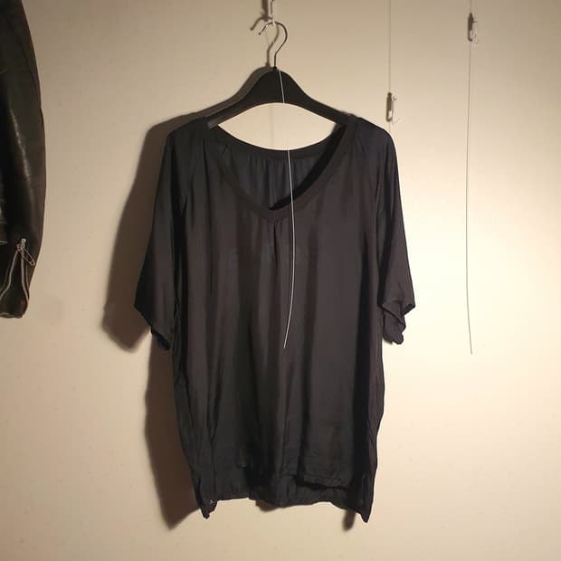 00s Bless logo top
