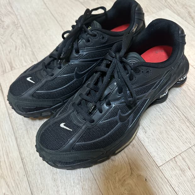 나이키 슈프림 샥스라이드2 블랙