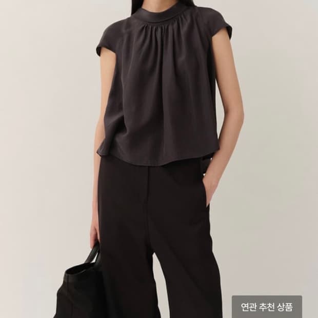 킨더살몬 개더 블라우스